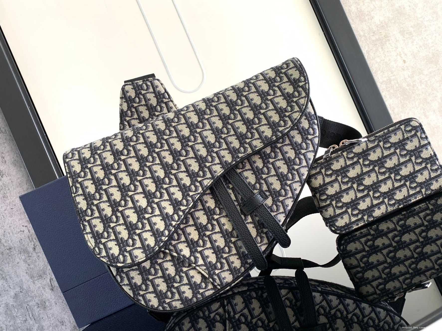 Tony Luxuries diro WITH BAG SADDLE STRAP-34*25.5*5CM 0802